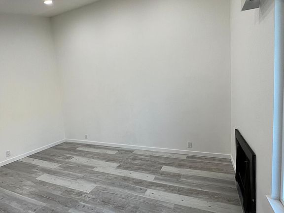 2nd image of 369 W Bay St #H