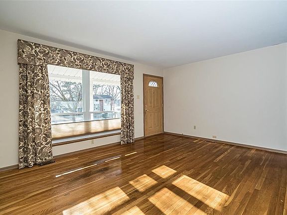 4th image of 11943 Glen West Dr