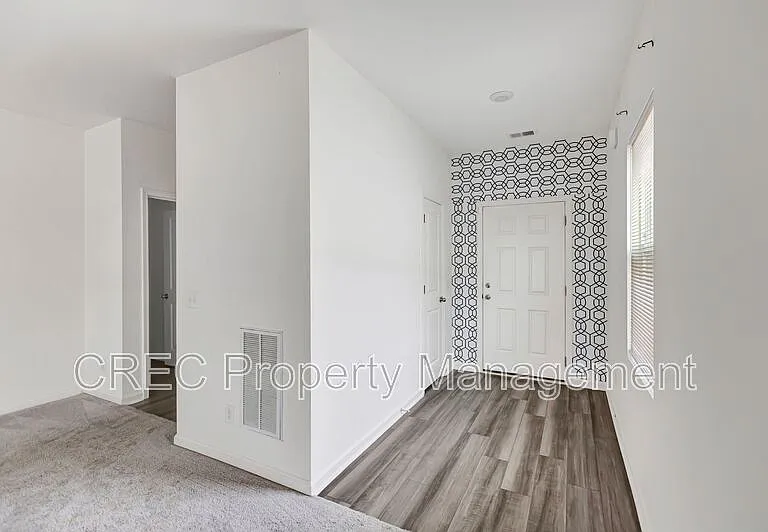 475 Pender Woods Dr — Photo 4