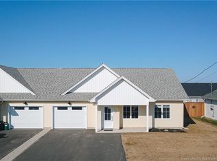 33 Mackinnon St, Beaubassin East, NB E4P0R6