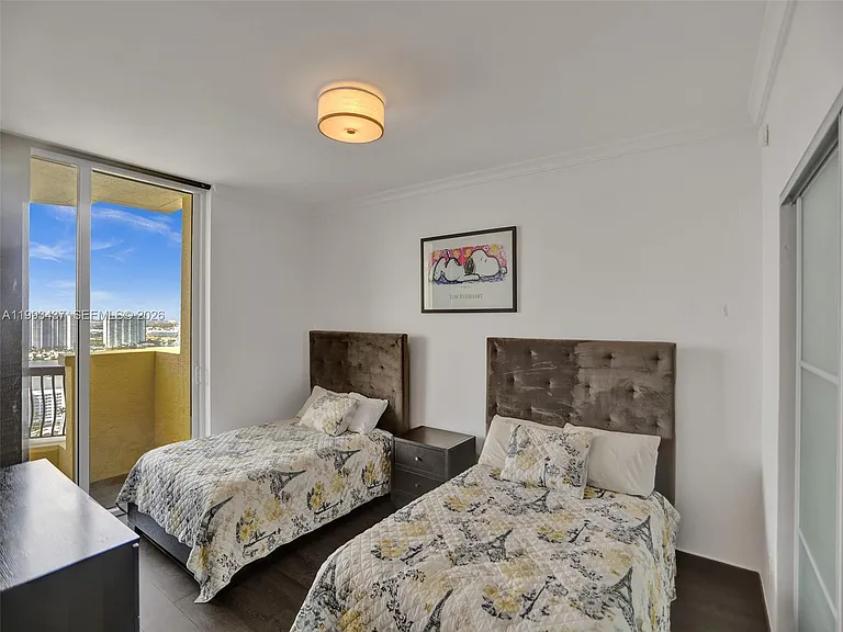17875 Collins Ave #3005 — Photo 35