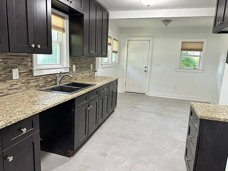 6654 Agnes Ave — Photo 10