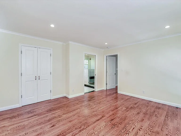 135 Wilder Ave — Photo 39