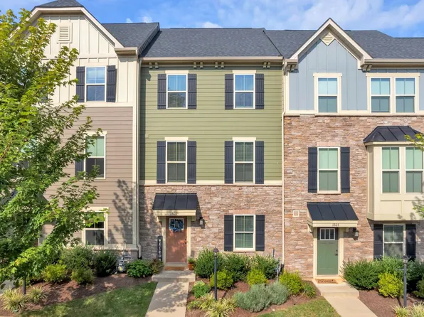 1866 Glissade Ln, Charlottesville, VA 22911