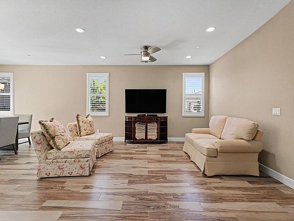 4th image of 875 Waterbird Pl