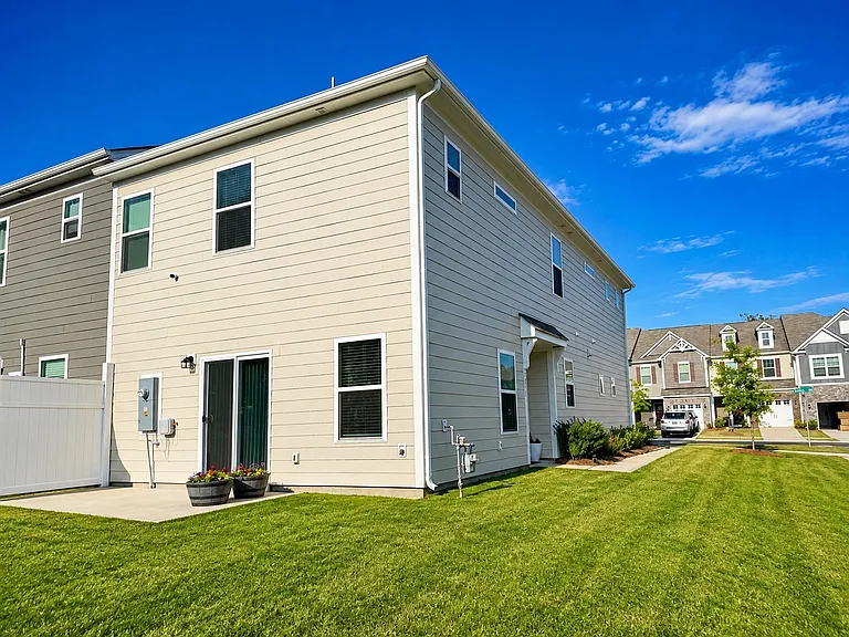 7052 Bentz St — Photo 12