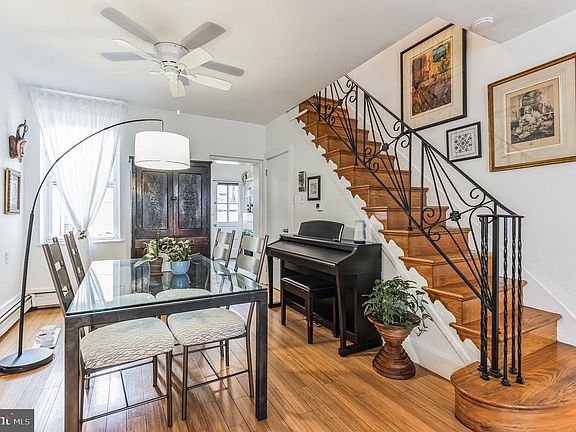 3rd image of 2228 S Clarion St #82