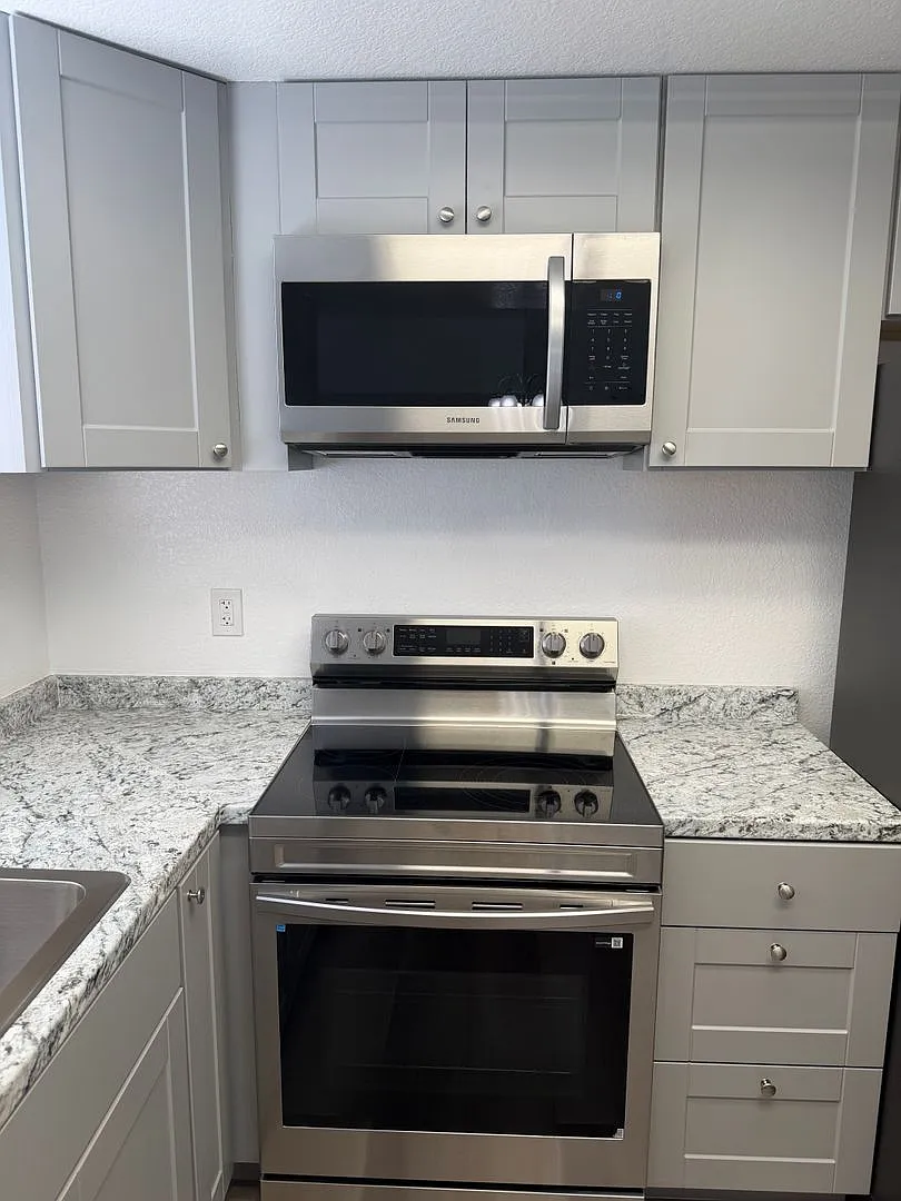 Beautifully remodeled home in a great area of town! — Photo 2