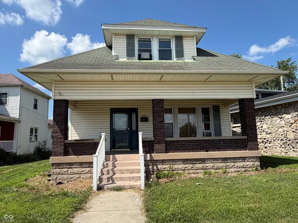 610 W 3rd St, Rushville, IN 46173