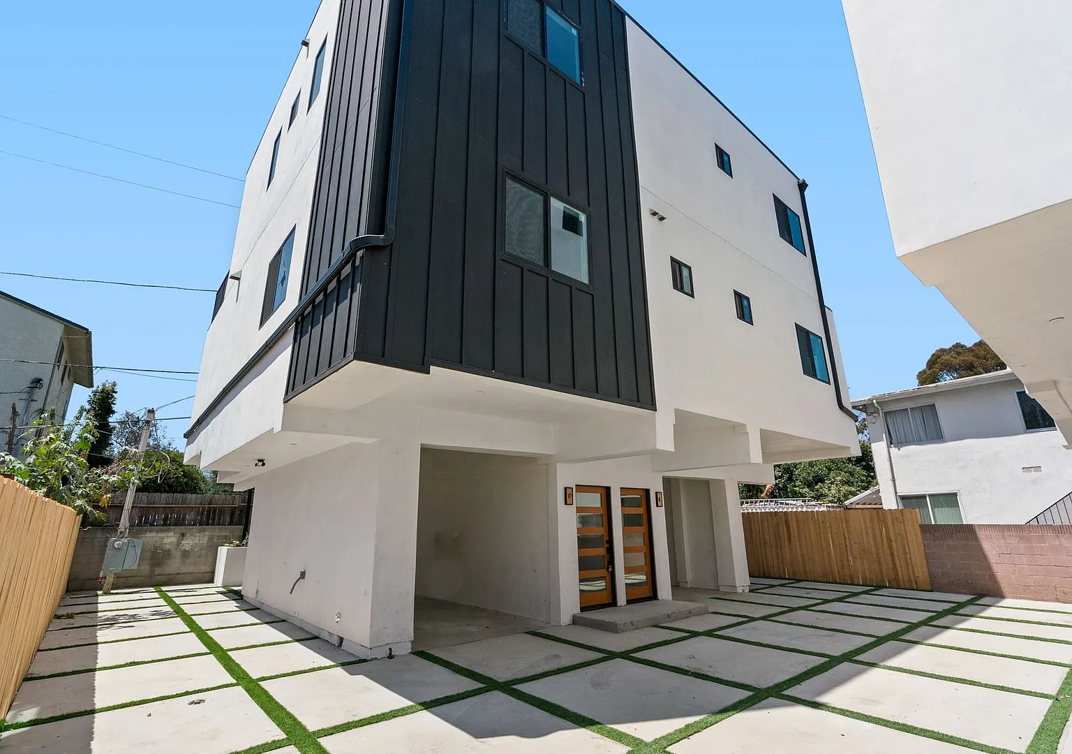 Top-of-the-Line Luxury Units in the Culver City Art District — Photo 3