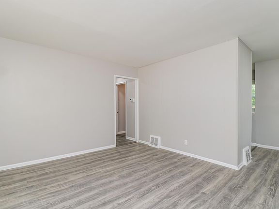 4th image of 9737 Medford Dr