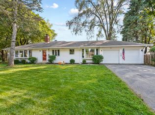 527 W Rockland Rd, Libertyville, IL 60048