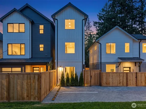 11011 Goodwin Way NE #B, Seattle, WA 98125