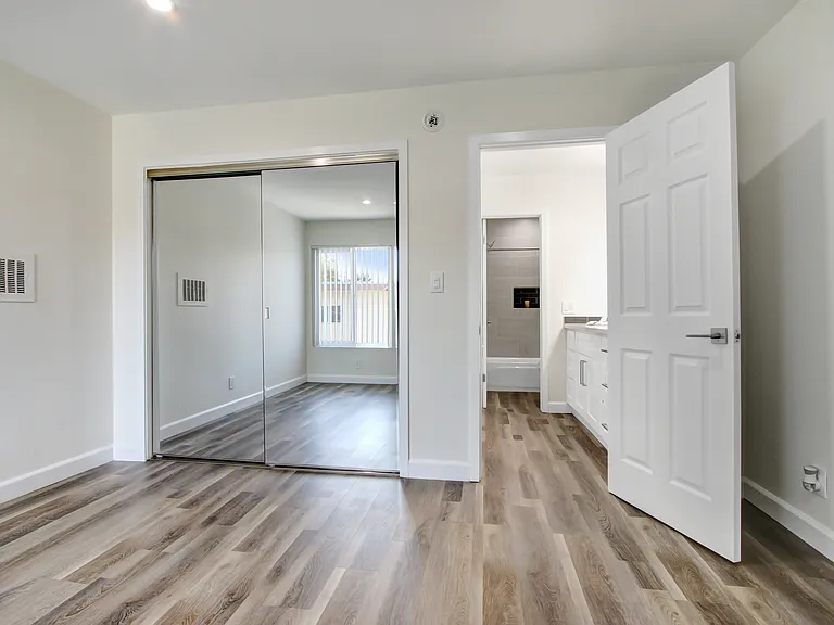 6828 Kester Ave #115 — Photo 8