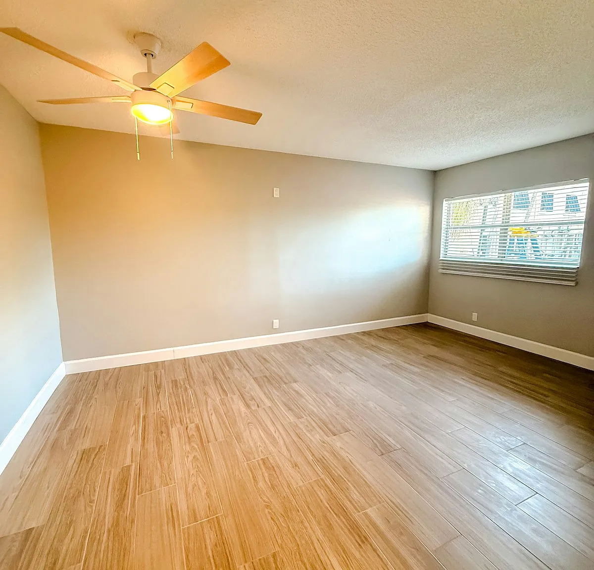 225 Danube Avenue, Unit 4 — Photo 1