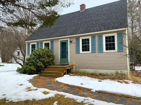 28 Ruth Avenue, Hampden, ME 04444