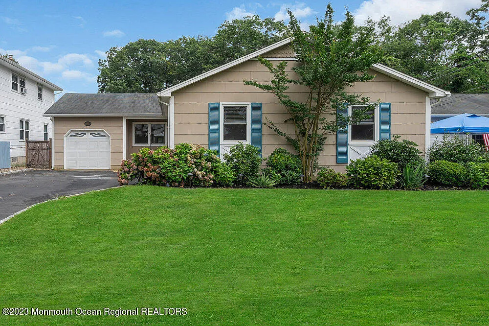 3 bed, 1476 sqft, $3,700 — Photo 2