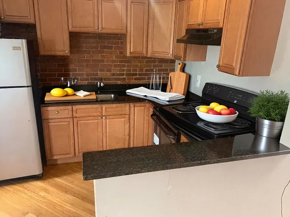 322 Warren St #3, Boston, MA 02119
