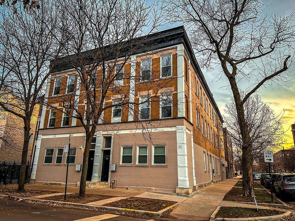 1st image of 1019 N Washtenaw Ave #3