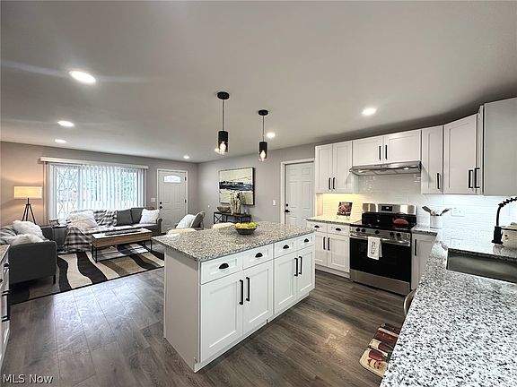 3rd image of 5437 Bartlett Rd