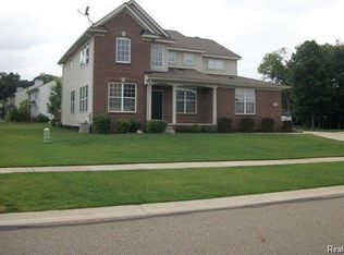 1641 Ashton Ridge Dr, Howell, MI