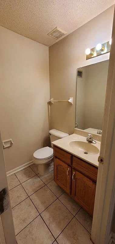 3 bed, 2.5 bath, 1508 sqft, $1,495 — Photo 3