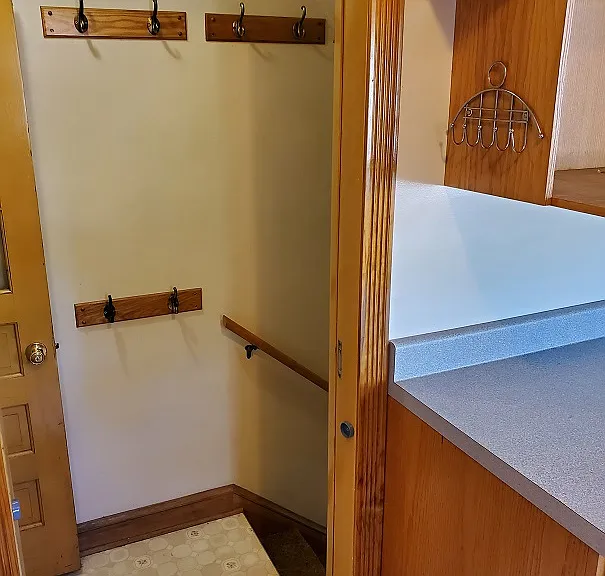 1163 Higgins Ave — Photo 17