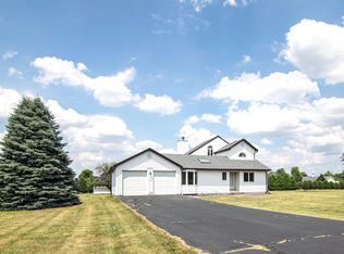 6885 Warren St, Saint Anne, IL 60964