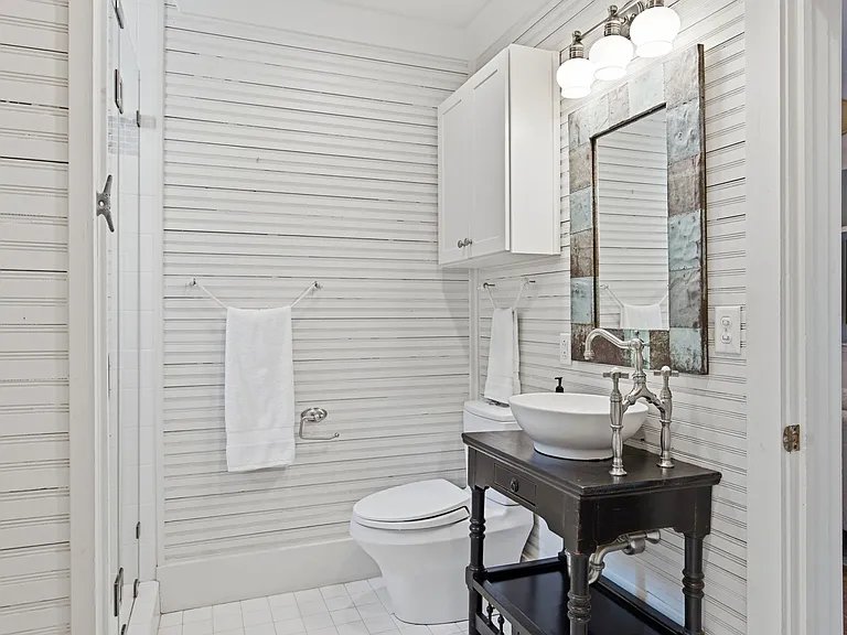 2424 Middle St — Photo 34