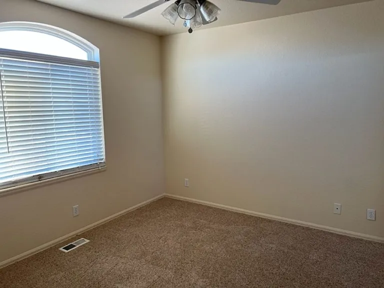 887 E Sandusky Dr — Photo 10