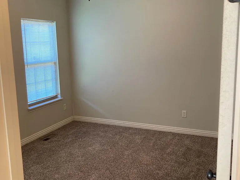 2652 E Delmar St — Photo 15