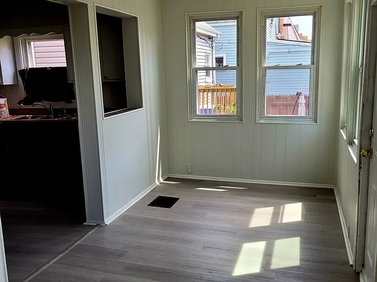4006 S Campbell Ave — Photo 10