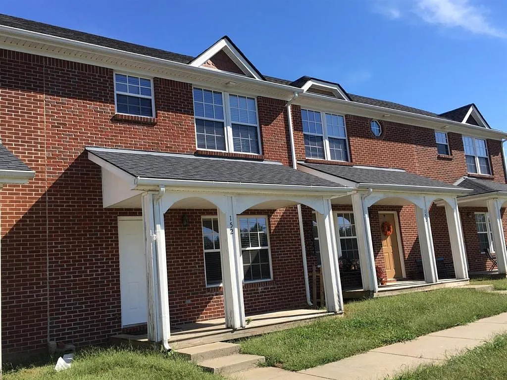 156 Abbey Rd Versailles KY 40382 — Photo 1