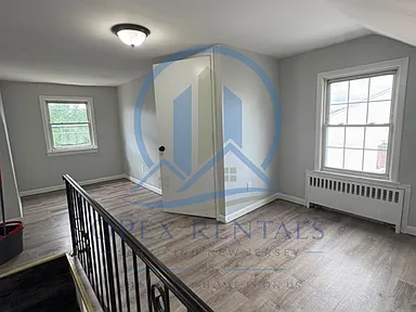 696 Worth Ave #2R — photo 3 of 8