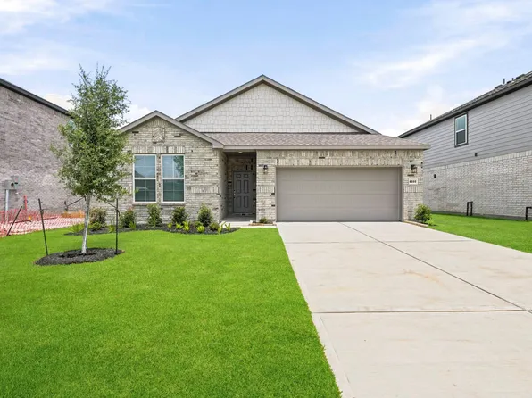 8202 Coral Dr, Texas City, TX 77591