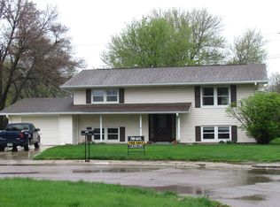 1301 Maple Dr, Onawa, IA 51040