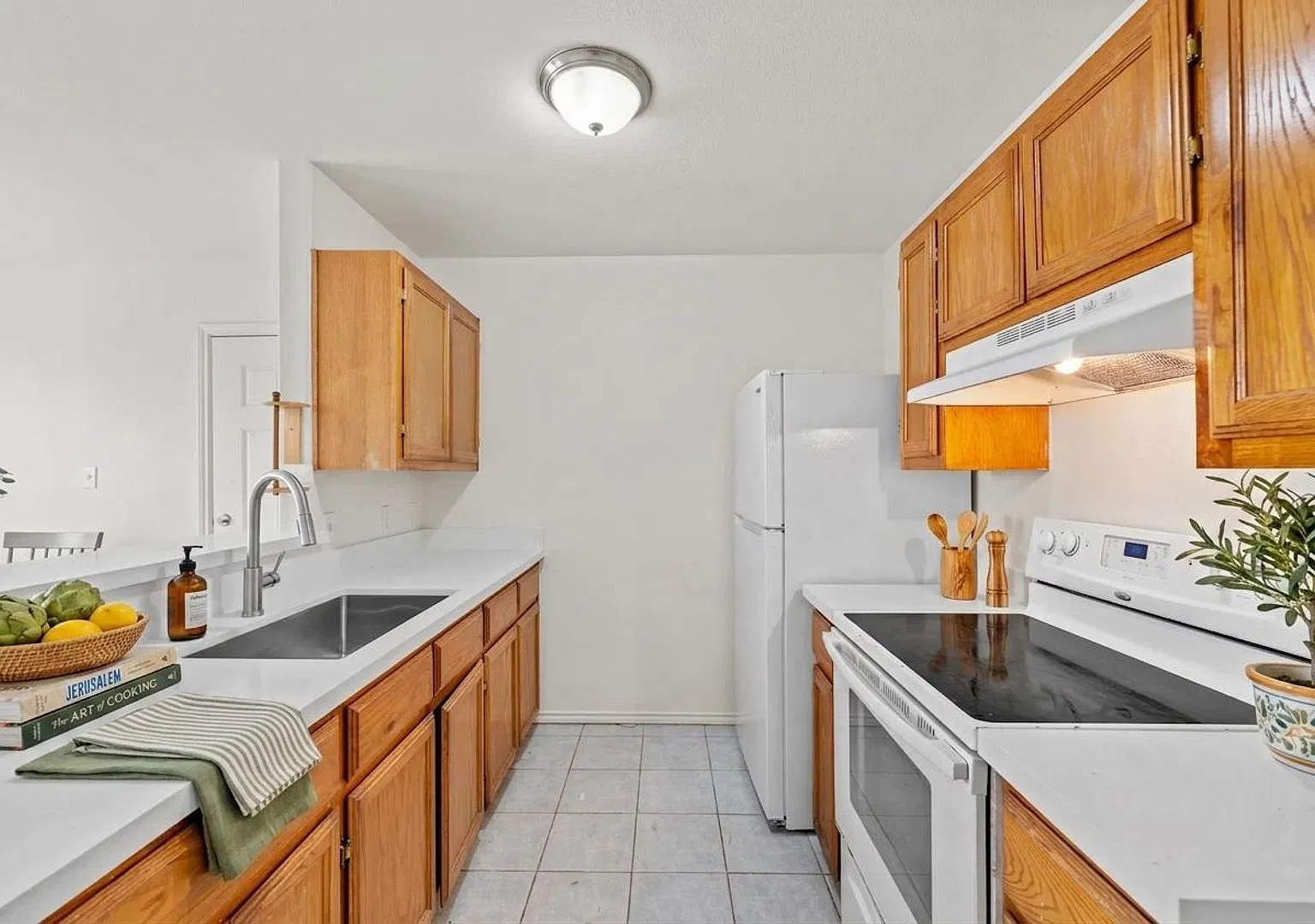 Charming 4 Bedroom Home in a Nice, Family-Friendly Brownsville Neighborhood — Photo 4