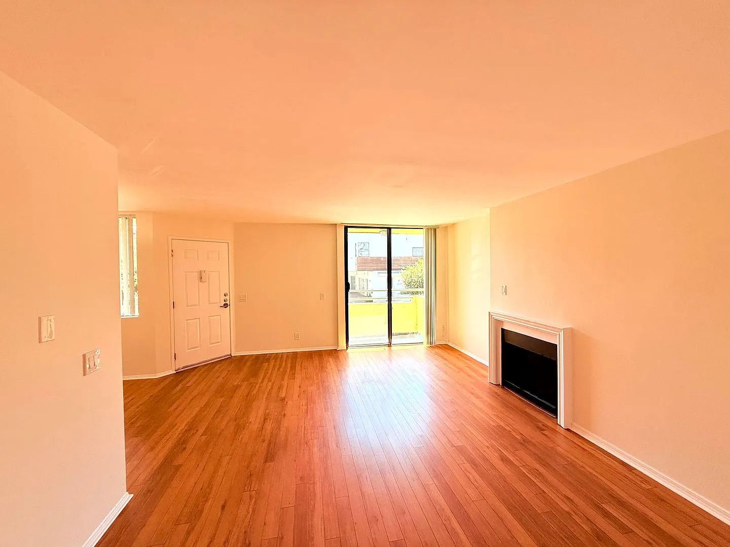 4202 Tujunga Ave — Photo 3