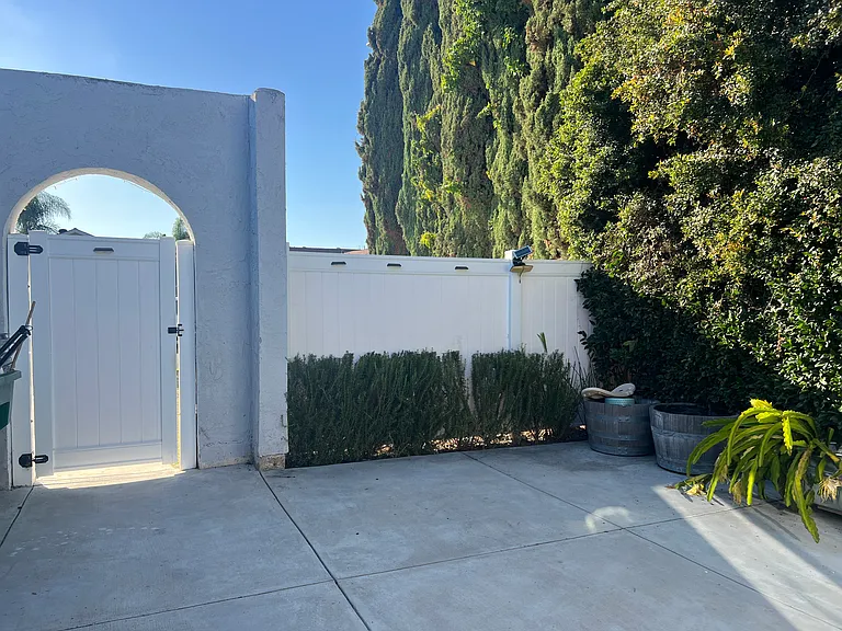 14902 Burnham Cir — Photo 2