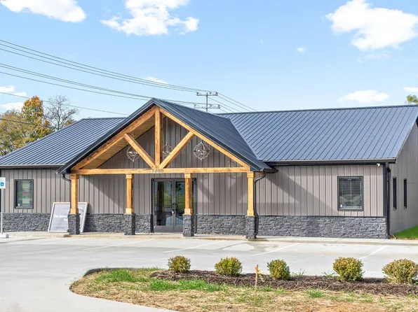 1404 Dover Rd, Clarksville, TN