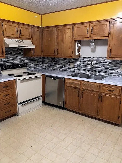 2 bed, 821 sqft, $700 — Photo 2