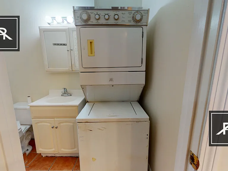 17 Linden St #2 — Photo 18