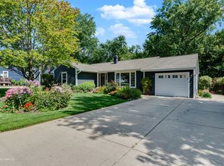 57 Pine Tree Row, Lake Zurich, IL 60047