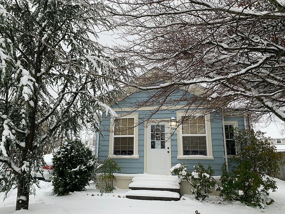 983 Bullocks Point Avenue 