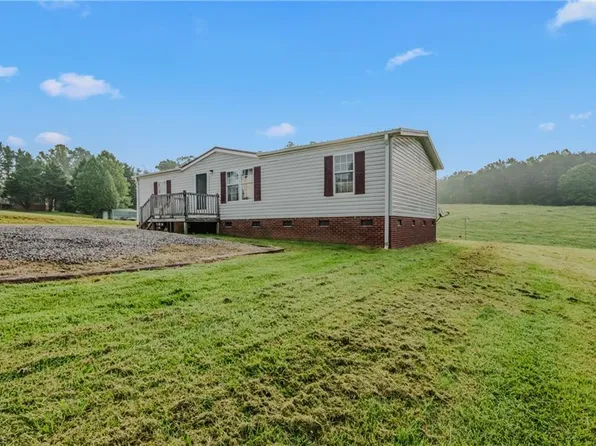 171 Clover Ln, Mount Airy, NC 27030