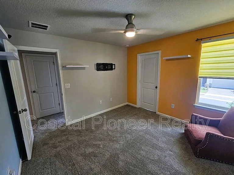 19403 Blue Pond Dr — Photo 34