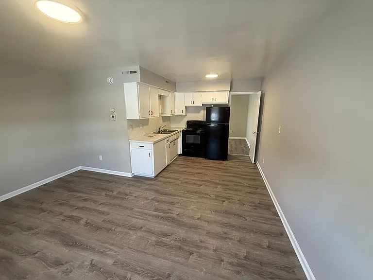 710 W Cunningham Dr #1 — Photo 4
