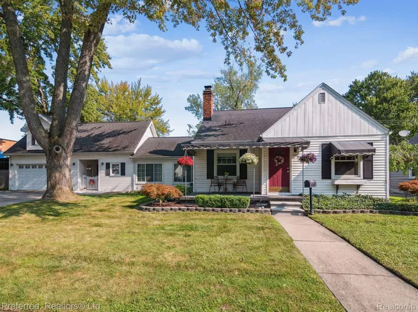 21715 California St, Saint Clair Shores, MI 48080