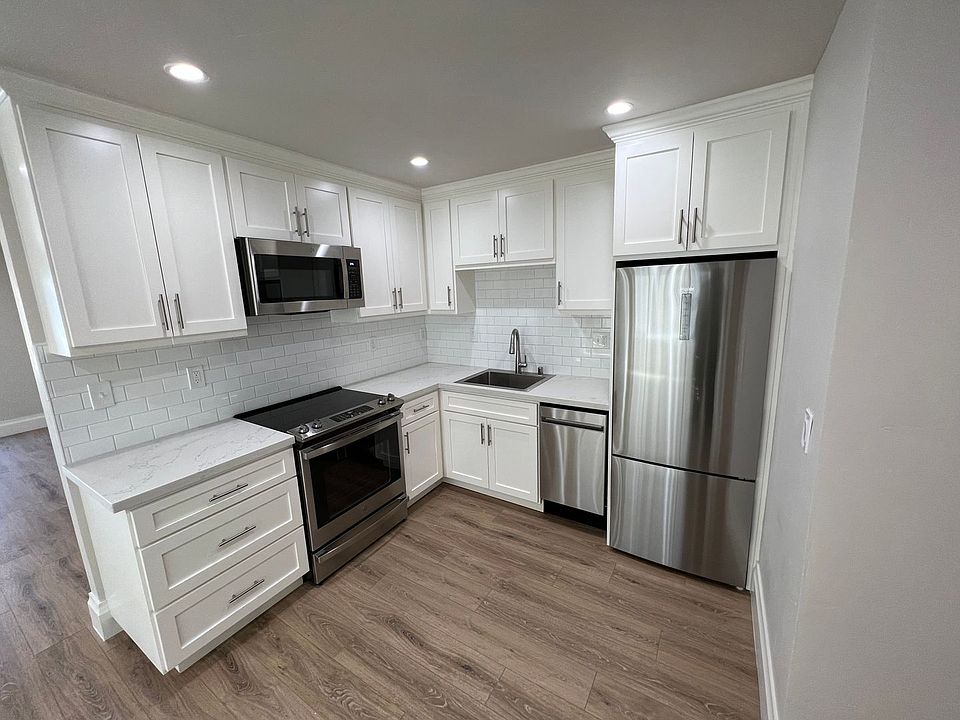 1st image of 2120 Jones St APT 4