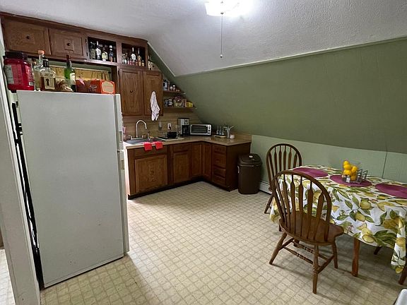2nd image of 33 Park Ave Floor 3